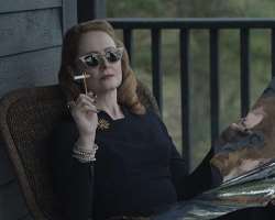 Miranda Otto smoking